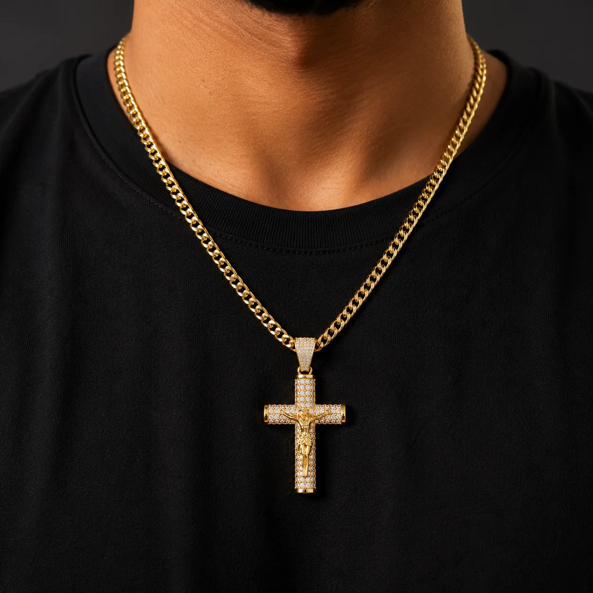 Cadena con Crucifijo · Oro 14K